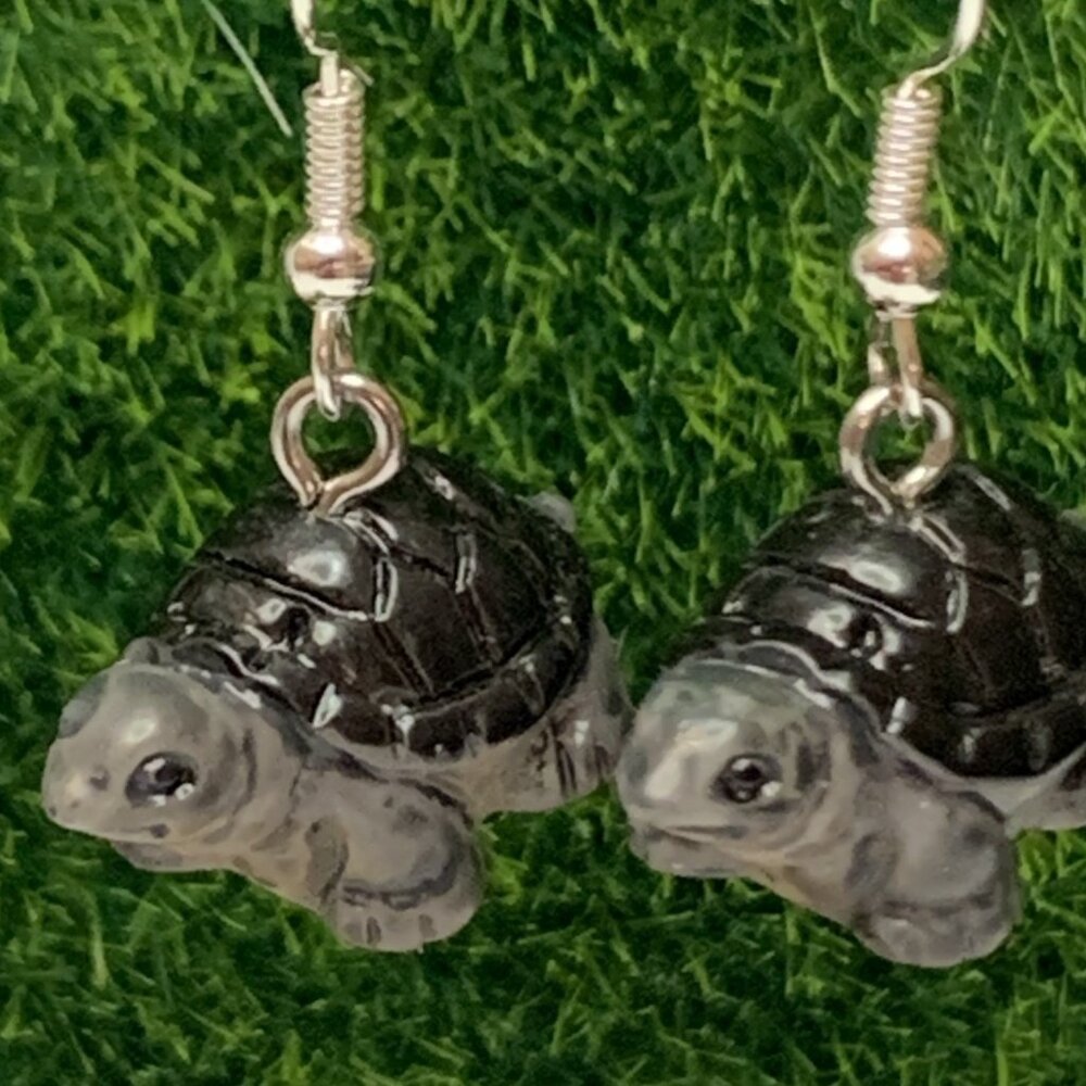 Turtle Earring, Turtle Lover, Turtle Jewelry, Gift Idea, Sea Life, Sea Turtle